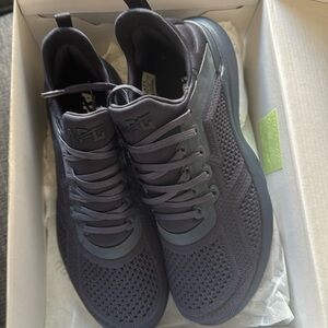 New - APL Techloom Tracer - Midnight - US Size 7.5